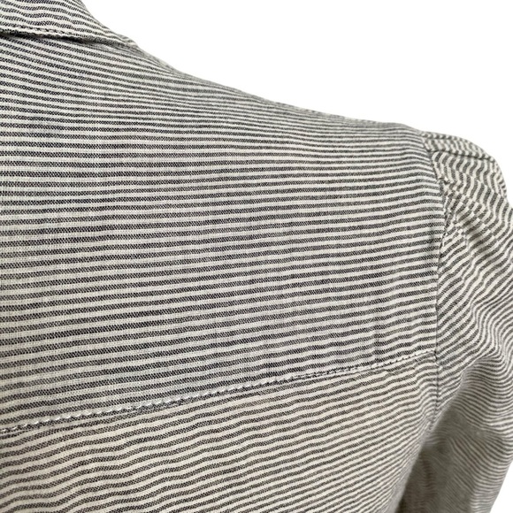 Birds of Paradis by Trovata Gray Stripe Lace Back Button Front Shirt Small - Picture 12 of 15
